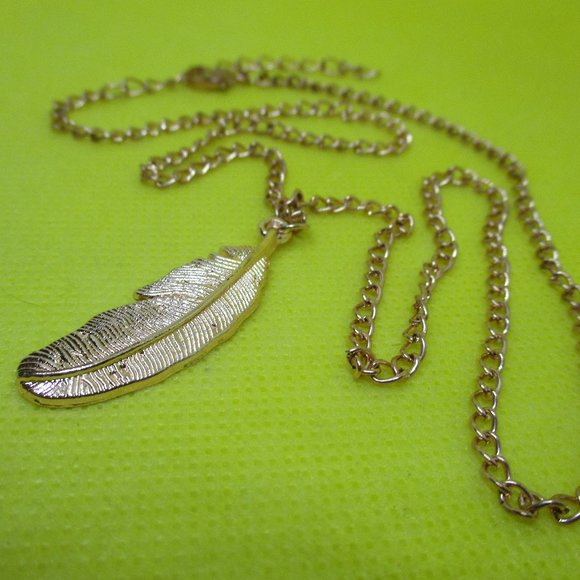 Feather Necklace Rose Gold Tone Metal Feather Pendant Necklace W Extension Chain - Picture 9 of 9
